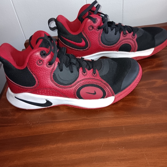 Nike Shoes Mens 7 Fly By Mid 2 Black Gym Red Basketball Sneakers - Picture 1 of 6